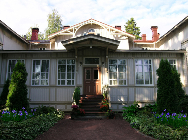 Paraatijulkisivu Paraatijulkisivu